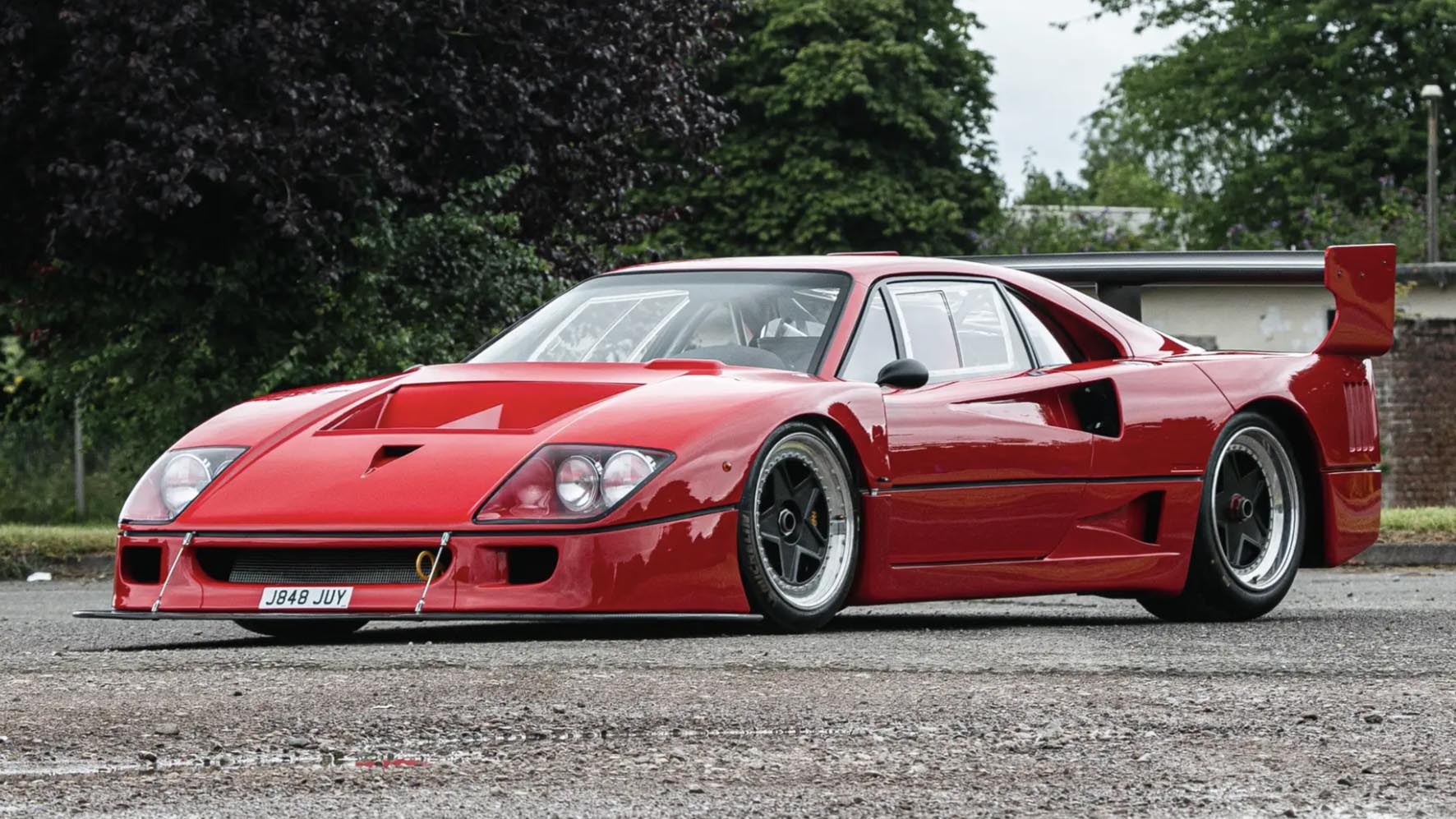 Got £600k? Here's a competition-grade Ferrari F40… with a